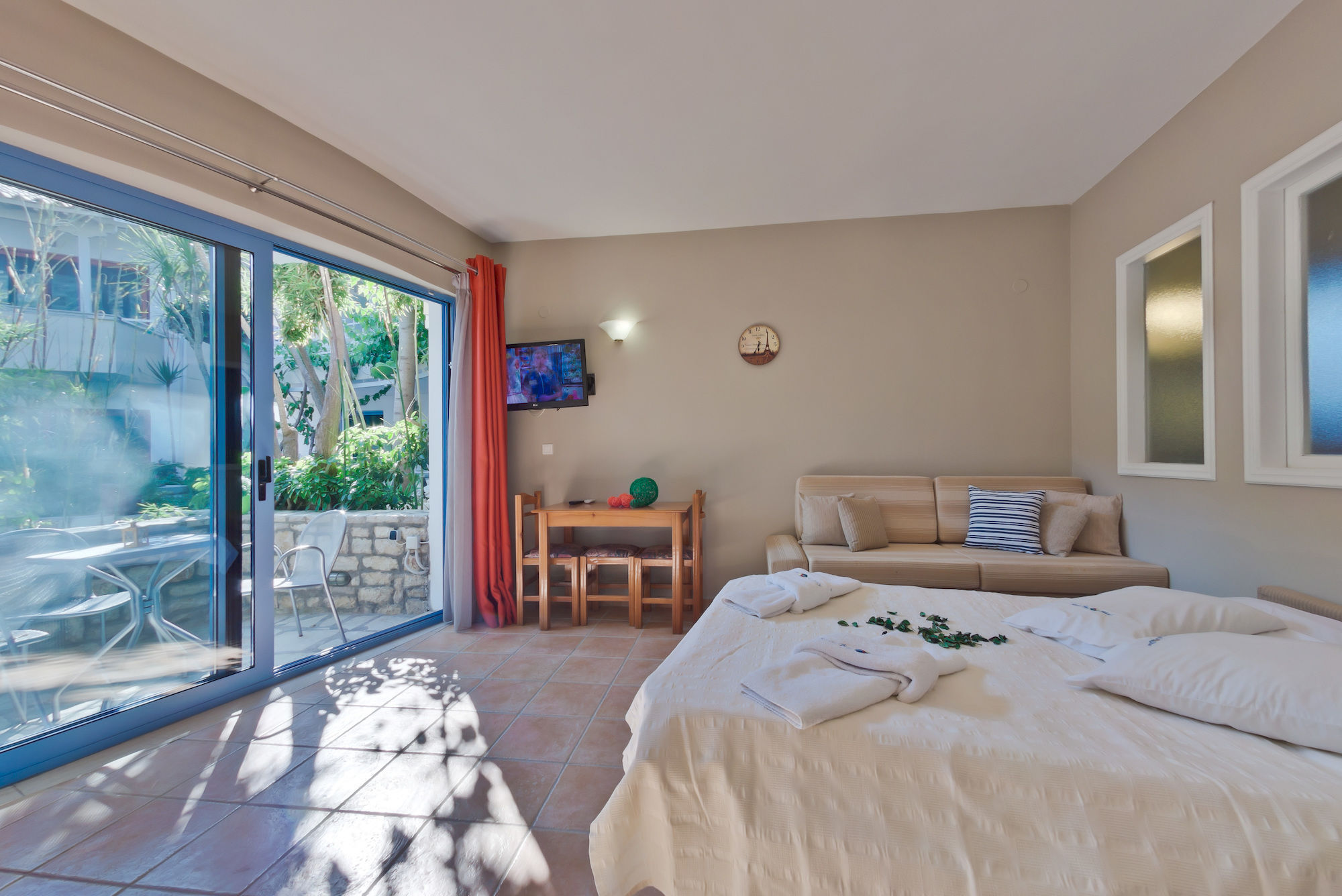 Rouda Bay Beach Hotel ميكروس جيالوس المظهر الخارجي الصورة